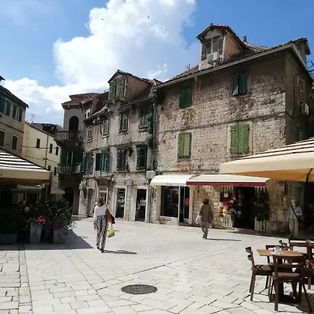 Dragutin & Guest house 3*
